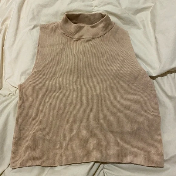 Cropped Top - Picture 4 of 4